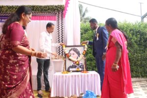 8c78b228-b0a2-4eeb-8ed8-0c74735ce8bf